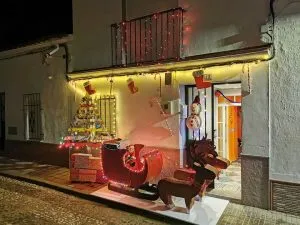 Familia Fernández GarcĂa
Calle Ave MarĂa
ADORNANDO LA FACHADA
