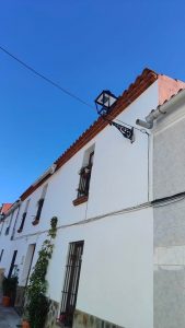 Seguimos trabajando en los refuerzos de puntos de luz de nuestro pueblo.
 Calle ...