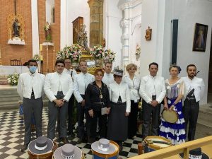 Agradecer al Ayuntamiento de Cumbres de San Bartolomé y a la Hermandad de la Vi...