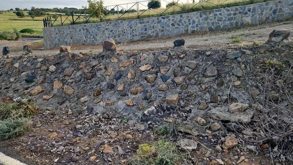 Seguimos trabajando en el mantenimiento de nuestro municipio y parajes.
Ayto Cu...