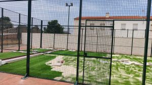 La futura pista de pádel de nuestro municipio de Cumbres de San Bartolomé, está ...