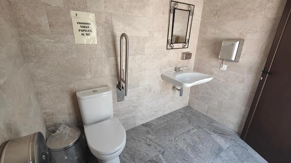 Un paso más en beneficio de nuestro municipio.
Aseos públicos.
Suministros
A...