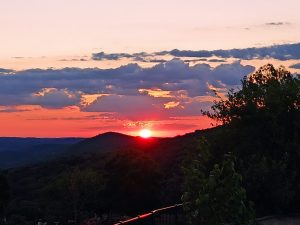#PuestadeSol 
 Cumbres de San Bartolomé
 #Unmundo #rural 
 #turismo
 #SIERRA