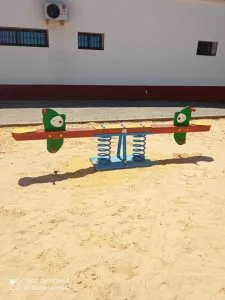 Seguimos trabajando.
Ultimando los elementos del parque infantil.
Ayuntamiento...